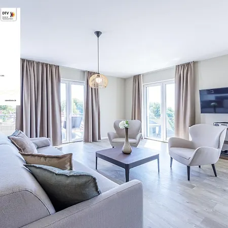 Alte Seefahrtschule Am Ostseestrand 欧巴德伍斯图