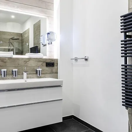 Alte Seefahrtschule Am Ostseestrand 公寓 *