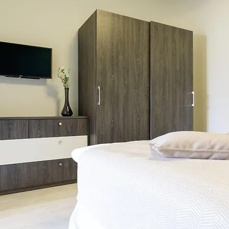 Alte Seefahrtschule Am Ostseestrand 欧巴德伍斯图