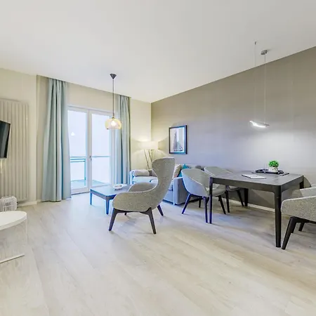 Alte Seefahrtschule Am Ostseestrand 欧巴德伍斯图