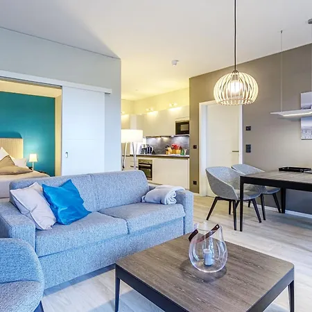 Alte Seefahrtschule Am Ostseestrand 欧巴德伍斯图